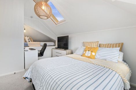 Photo of property in 79 Woodman Drive, Tawa, Wellington, 5028