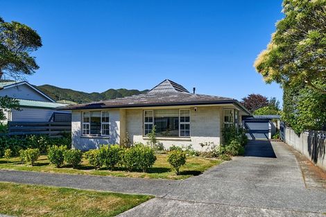 Photo of property in 25 Fairfield Avenue, Fairfield, Lower Hutt, 5011