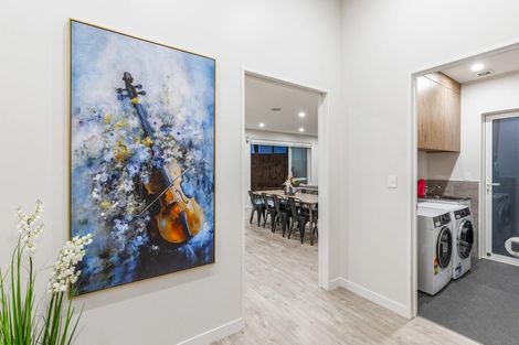 Photo of property in 8 Konoba Avenue, Kumeu, 0810