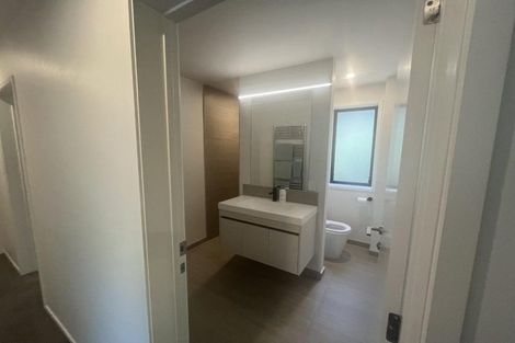 Photo of property in 42 Gilbert Street, New Plymouth, 4310
