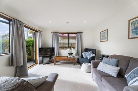 Photo of property in 28 Red Hibiscus Road, Stanmore Bay, Whangaparaoa, 0932