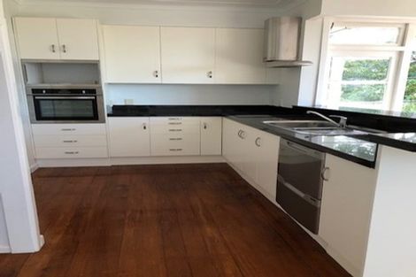 Photo of property in 7 Tinopai Road, Titirangi, Auckland, 0604