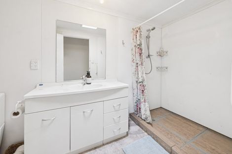 Photo of property in 11 Chingford Road, Lake Rotoma, Rotorua, 3074