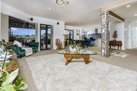Photo of property in 2/20 Kiteroa Terrace, Rothesay Bay, Auckland, 0630