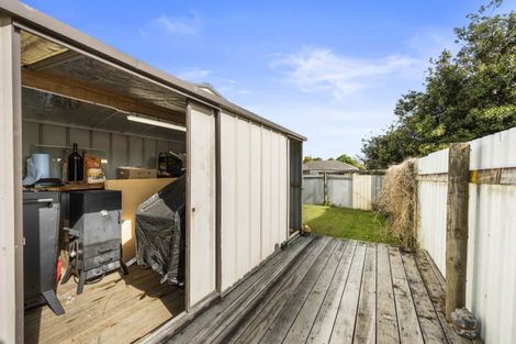 Photo of property in 11 Second Avenue, Glenbrook, Waiuku, 2681