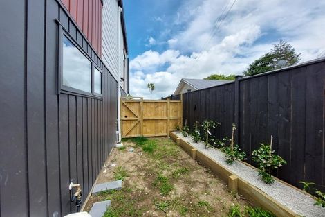 Photo of property in 1/58 Te Atatu Road, Te Atatu South, Auckland, 0610