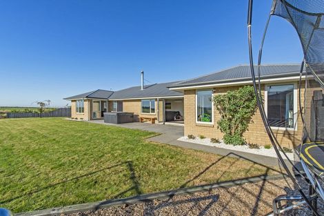 Photo of property in 9 Dundee Close, Darfield, 7510