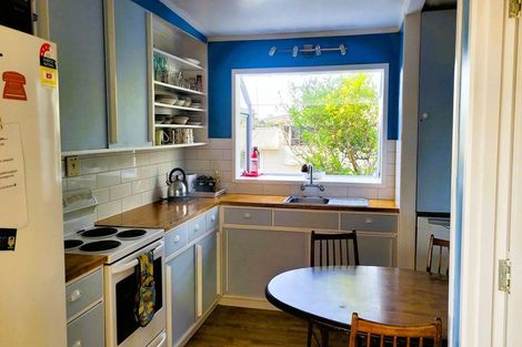 Photo of property in 12 Takarei Terrace, Mokau, 4376