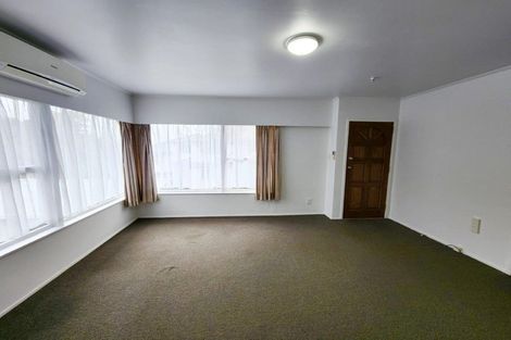 Photo of property in 2/28 Windy Ridge Road, Glenfield, Auckland, 0629