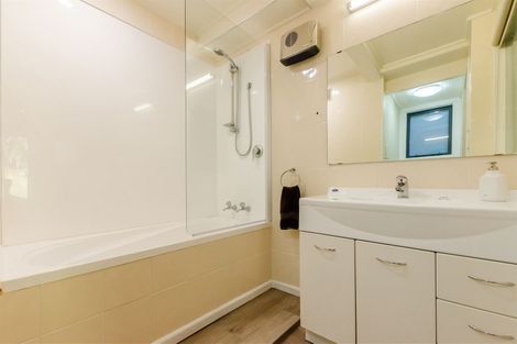 Photo of property in 109 Seaview Road, Paraparaumu Beach, Paraparaumu, 5032