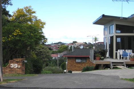 Photo of property in 1/39 Deep Creek Road, Waiake, Auckland, 0630