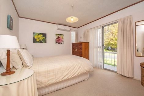 Photo of property in 76 Beechdale Crescent, Pakuranga Heights, Auckland, 2010