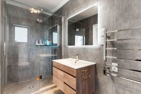 Photo of property in 40c Leo Street, Glen Eden, Auckland, 0602