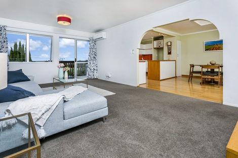Photo of property in 2/4 Coronation Road, Glenfield, Auckland, 0627