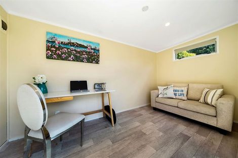 Photo of property in 26 Bodi Place, Te Atatu South, Auckland, 0610