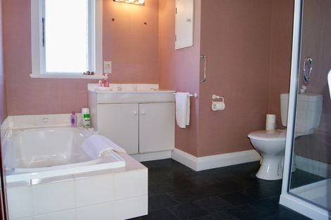 Photo of property in 27 Runbrake Street, Palmerston, 9430