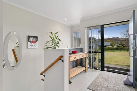 Photo of property in 38 Kinder Street, Acacia Bay, Taupo, 3330