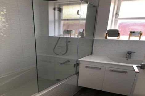 Photo of property in 5 Huia Grove, Elderslea, Upper Hutt, 5018