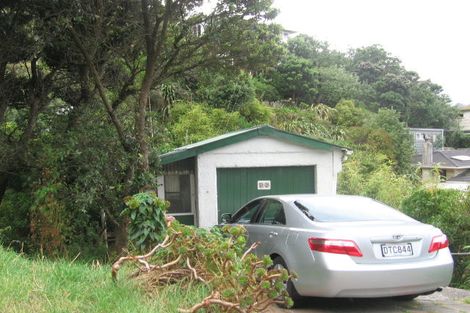 Photo of property in 26 Cave Road, Houghton Bay, Wellington, 6023