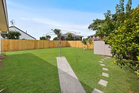 Photo of property in 2/39 Rapallo Place, Farm Cove, Auckland, 2012