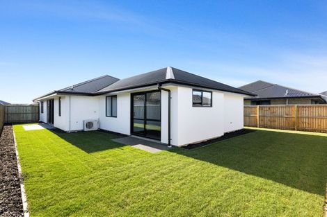 Photo of property in 14 Harry Manship Crescent, Halswell, Christchurch, 8025