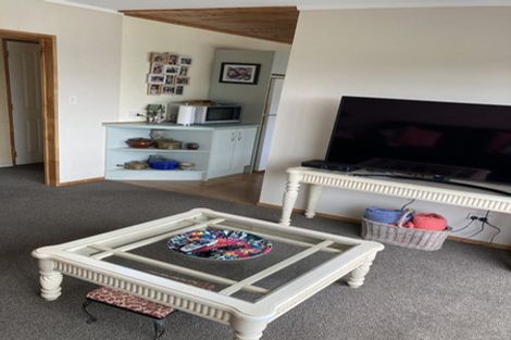 Photo of property in 166 Torkar Road, Clarks Beach, 2122