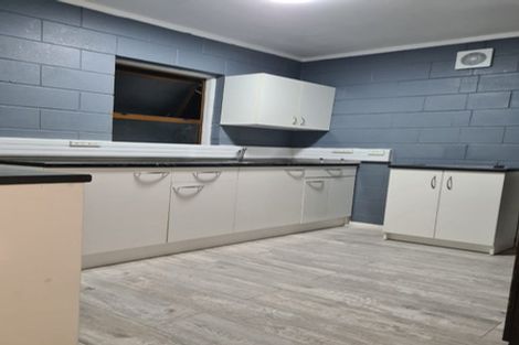 Photo of property in 110 Lauderdale Road, Birkdale, Auckland, 0626