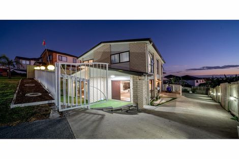 Photo of property in 14 Kereru Rise, Papakura, 2110