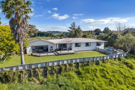Photo of property in 278 Upper Orewa Road, Wainui, Silverdale, 0992