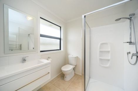 Photo of property in 15 Lorenzo Place, Kelvin Grove, Palmerston North, 4414