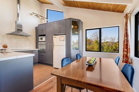 Photo of property in 10 Oliver Twist Avenue, Mellons Bay, Auckland, 2014