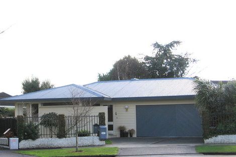 Photo of property in 17 Chilton Grove, Hokowhitu, Palmerston North, 4410