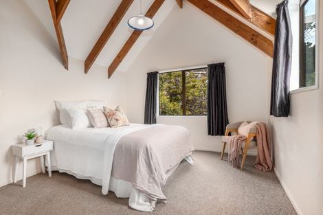 Photo of property in 16 The Crowsnest, Whitby, Porirua, 5024