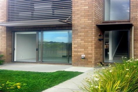 Photo of property in 14 Purchas Hill Drive, Stonefields, Auckland, 1072