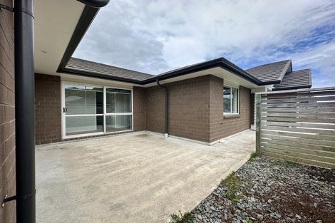 Photo of property in 6 Cory Jane Grove, Riverstone Terraces, Upper Hutt, 5018