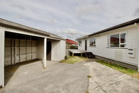 Photo of property in 49 Dungarvon Place, Clendon Park, Auckland, 2103