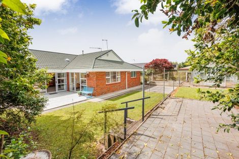 Photo of property in 12 Hind Place, Hokowhitu, Palmerston North, 4410