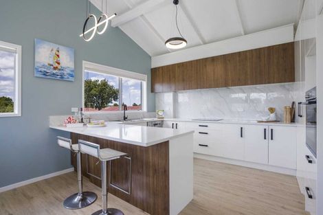 Photo of property in 56 Walworth Avenue, Pakuranga Heights, Auckland, 2010