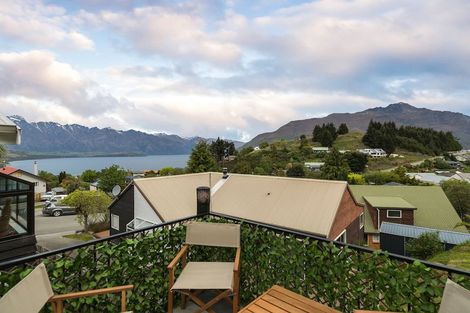 Photo of property in 20 Greenstone Place, Fernhill, Queenstown, 9300