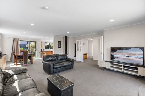 Photo of property in 122 Dalton Drive, Papamoa Beach, Papamoa, 3118