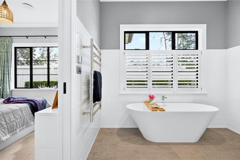 Photo of property in 80 Station Road, Kumeu, 0891