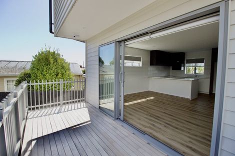 Photo of property in 7/94 Target Road, Totara Vale, Auckland, 0629