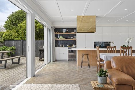 Photo of property in 33 Ballance Street, Lower Vogeltown, New Plymouth, 4310