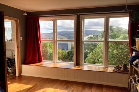 Photo of property in 19a Kekerenga Street, Strathmore Park, Wellington, 6022