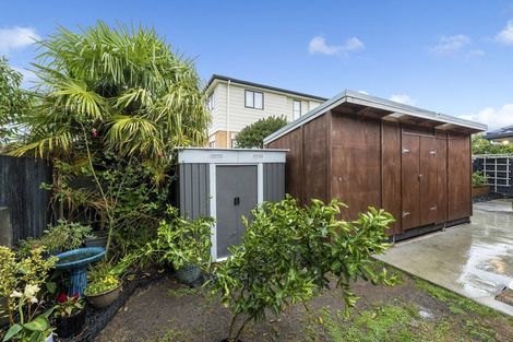 Photo of property in 21 Misty Valley Drive, Henderson, Auckland, 0612