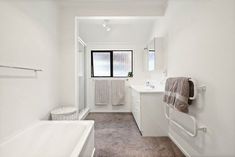 Photo of property in 97 Glenross Street, Glenross, Dunedin, 9011