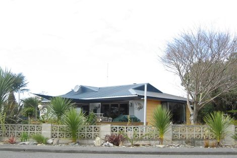 Photo of property in 15 Gordon Road, Te Awanga, 4102
