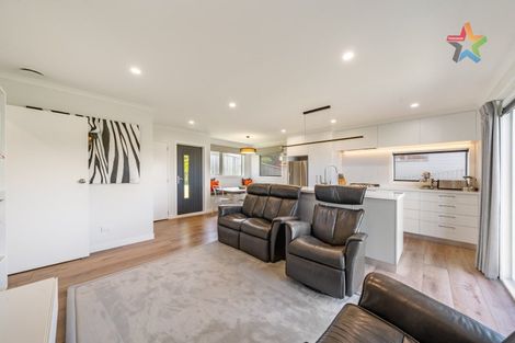 Photo of property in 67 Cypress Drive, Maungaraki, Lower Hutt, 5010