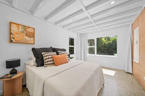 Photo of property in 1 Wakely Road, Newlands, Wellington, 6037