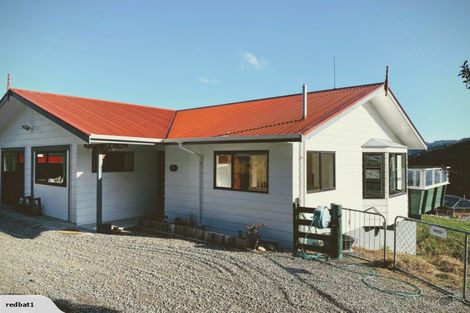 Photo of property in 117 Stratton Street, Normandale, Lower Hutt, 5010